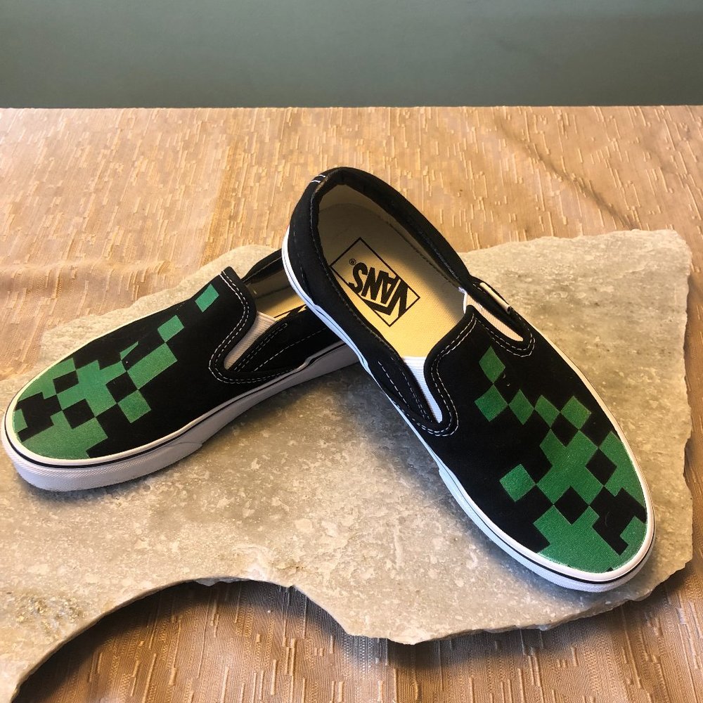 VANS - Mine craft youth size 4 US